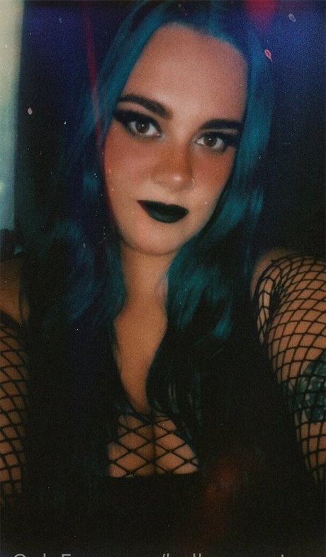 bella monstera エロティック女優 画像