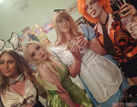 og bettyboob free 可愛い女優 写真