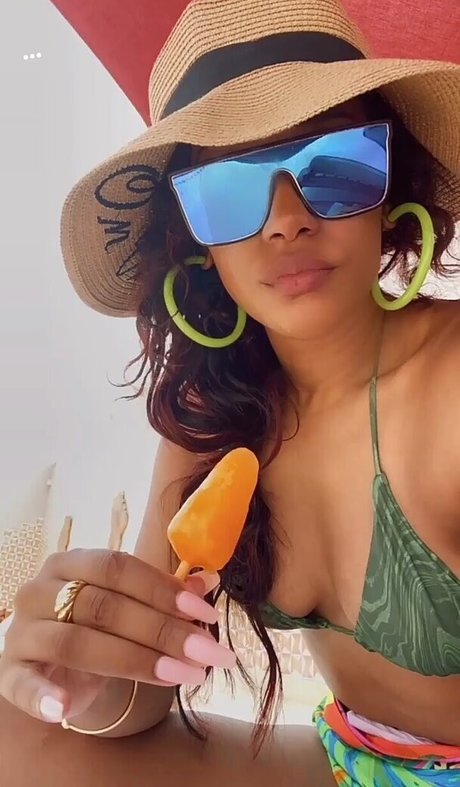 Candice Patton アートモデル 写真