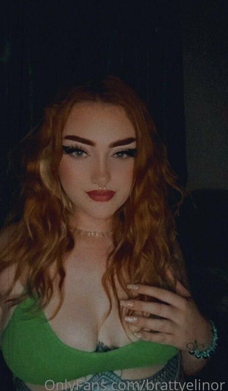 brattyelinor アートスター 写真