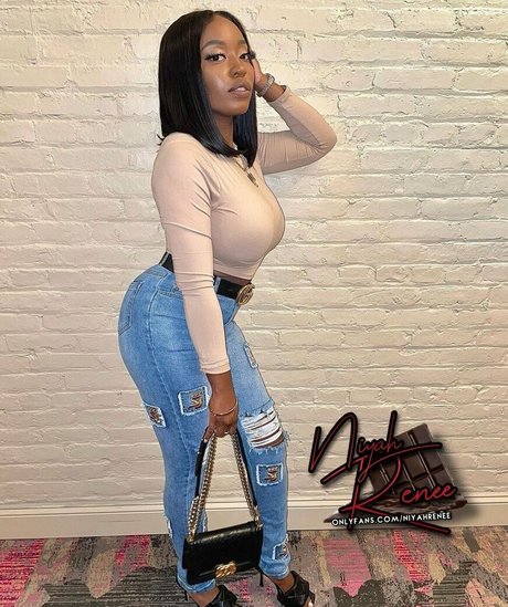 niyahrenee 最高のポルノスター 画像