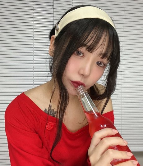 Wuyo99 トップポルノスター 写真