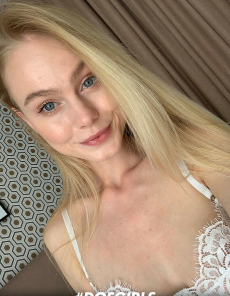 ゲイのラフなOnlyFans 美しいヌード 画像