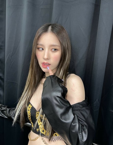 ティーンシーメールOnlyFans 美しい裸 写真