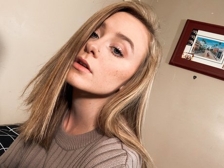 ドイツのアマチュアOnlyFans アートヌード ギャラリー