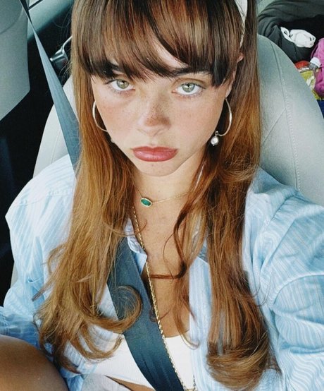 18歳のOnlyFans ポルノ 画像