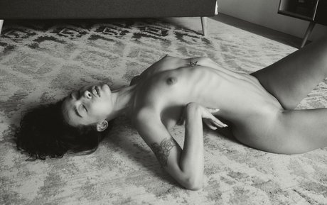 Nikol Beylik xxxポルノスター 写真