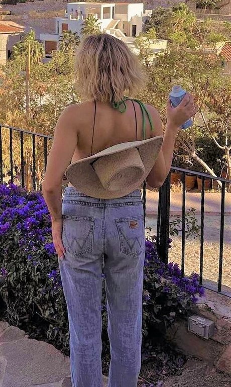 アマチュアぽっちゃりOnlyFans ホットヌード 写真