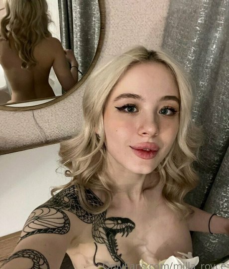 巨乳とお尻のOnlyFans HD 写真