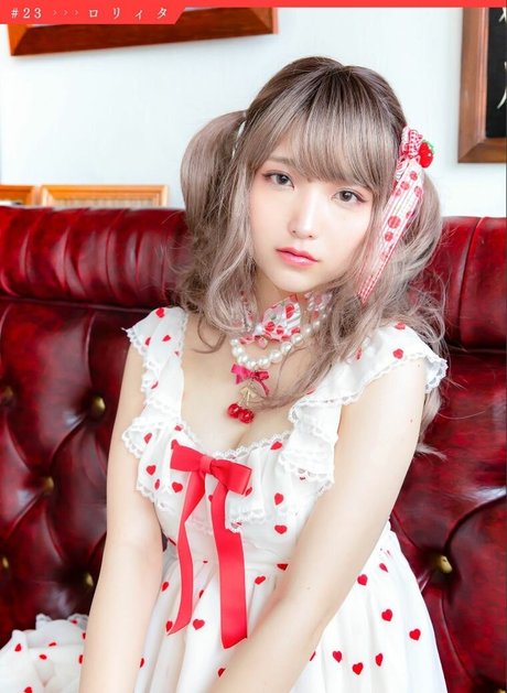 Marina Amatsu トップモデル 写真