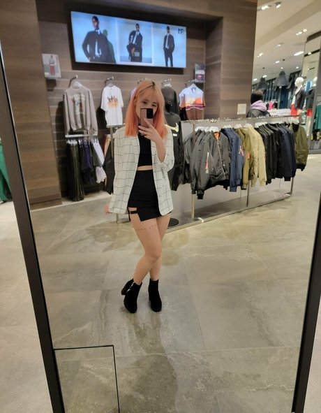 ビキニストリップOnlyFans ポルノ 画像