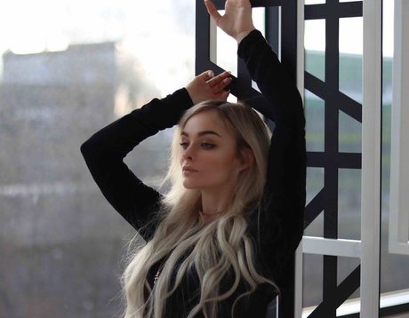 日焼けしたOnlyFans セクシー 画像