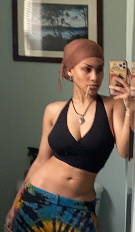 Aaliyeezy ポルノスター HD アーカイブ