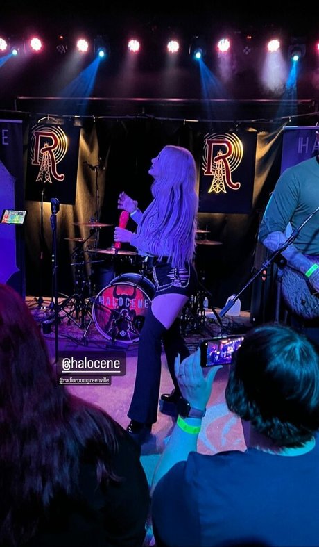 膨らみ OnlyFans ホットポルノ 写真