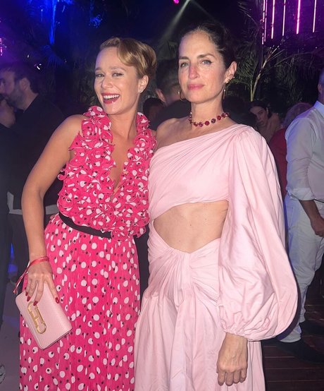 ティーンフィンガリングOnlyFans 美しい 画像