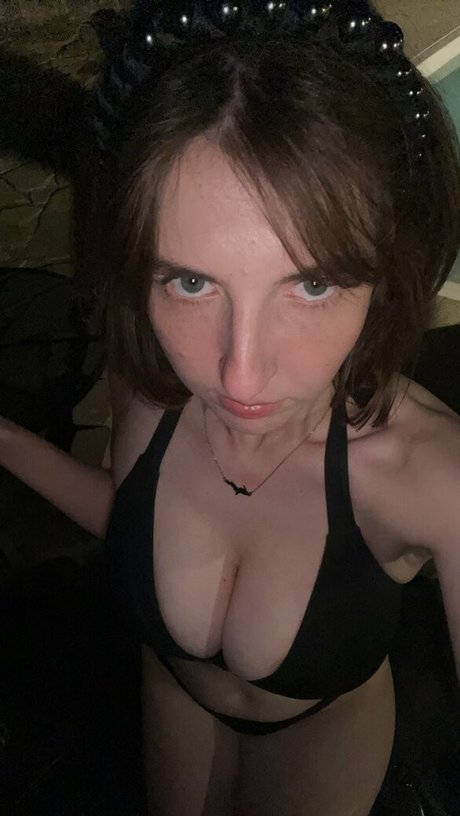 MeganBitchell かわいいポルノスター 写真