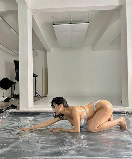 ぽっちゃり痴女OnlyFans セクシー裸 写真