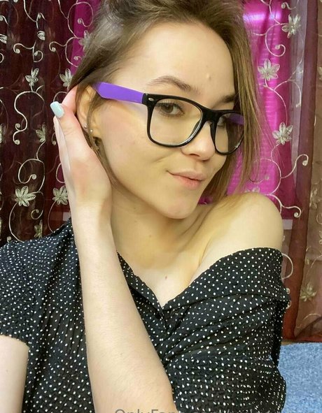 vulgar nun エロティックモデル 写真