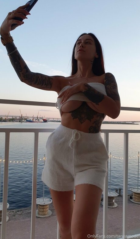 本物のティーンオンリーファン xxx ギャラリー