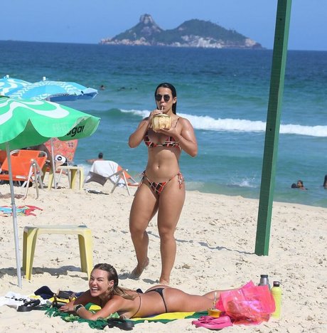 Larissa Tomasia top profile image