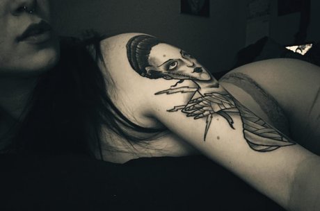 デカ尻ジーンズ OnlyFans アート裸 写真