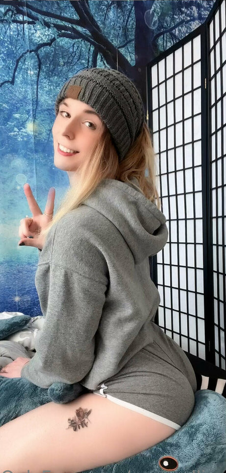 アジアンタトゥー OnlyFans ホット 写真