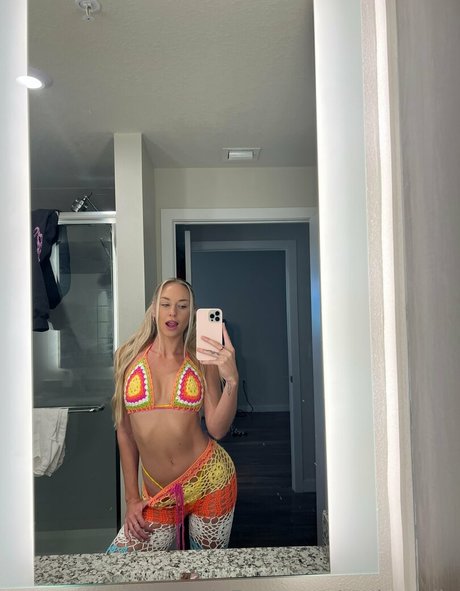 クソなOnlyFans アートヌード 写真