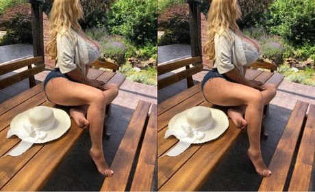 公共の場での猫のOnlyFans パーフェクト 写真