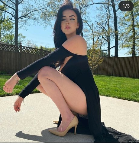 messymegan ポルノモデル 写真