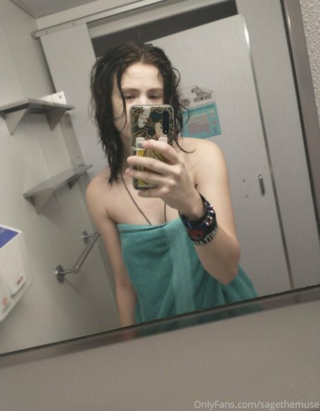 アジアンベイビーOnlyFans 無料ヌード 画像