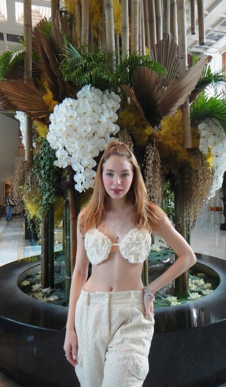 デカ尻ジーンズ OnlyFans エロチック 写真