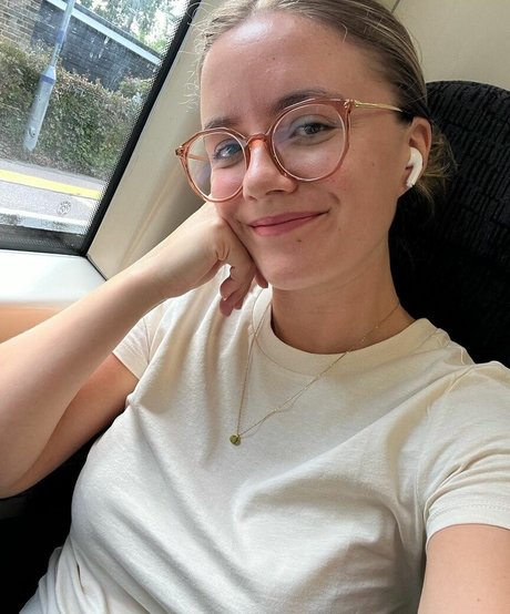 Adventures And Naps ポルノスター ホット アーカイブ