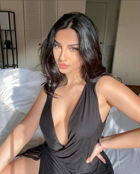 アジア人のタトゥー OnlyFans アダルト ギャラリー