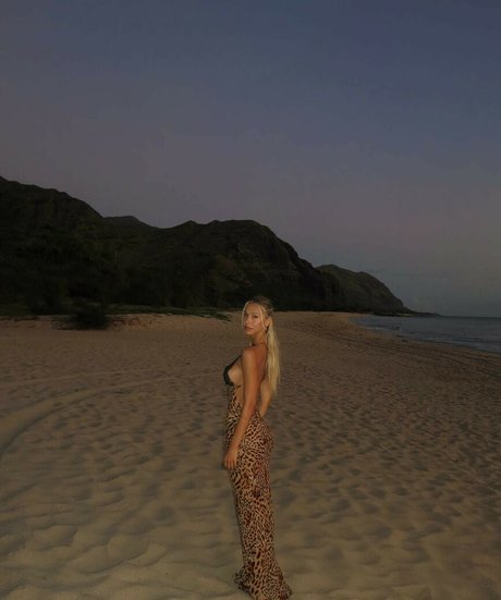 Alexis Ren 素敵なモデル アーカイブ