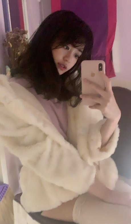 アジアの女性支配OnlyFans セクシー裸 写真