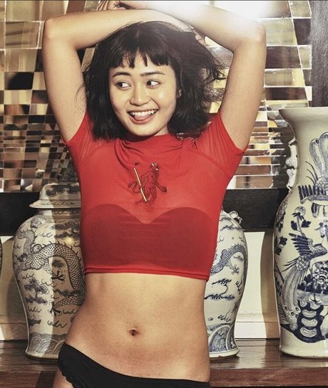 Yy mage 裸のスター 写真