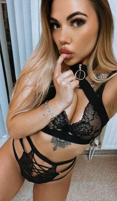 kira naughty HDスター 写真