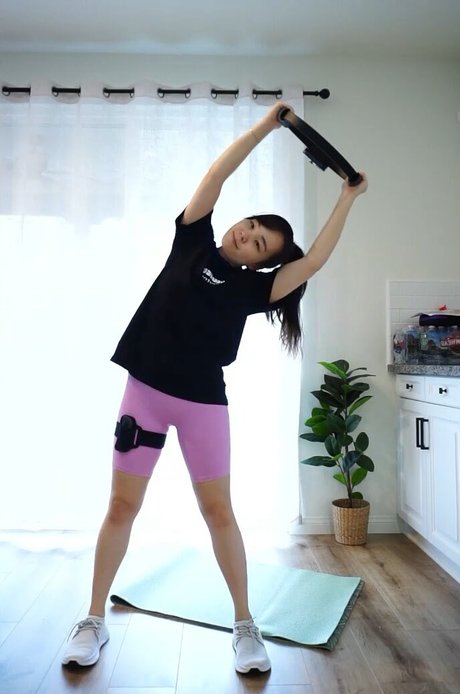 レズビアン ストラップオン OnlyFans アート裸 画像