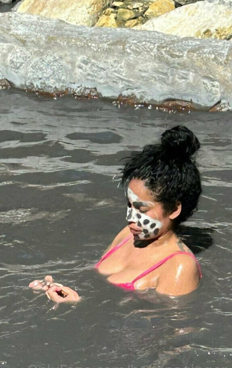 ブルネットの看護師OnlyFans xxx 写真