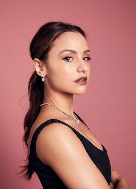 Aimee Carrero ホットスター ギャラリー