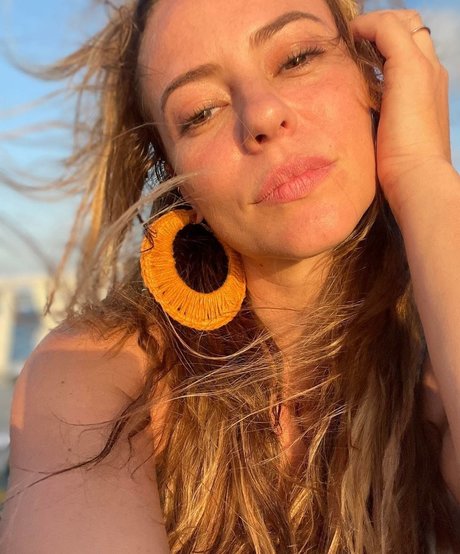 Paolla Oliveira HDモデル 画像