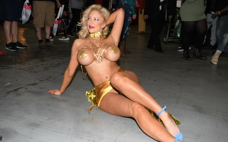 Nicolette Shea ヌード女優 写真