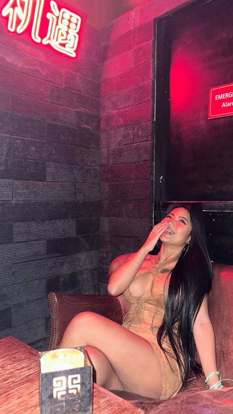 若いティーンのOnlyFans ポルノ 写真