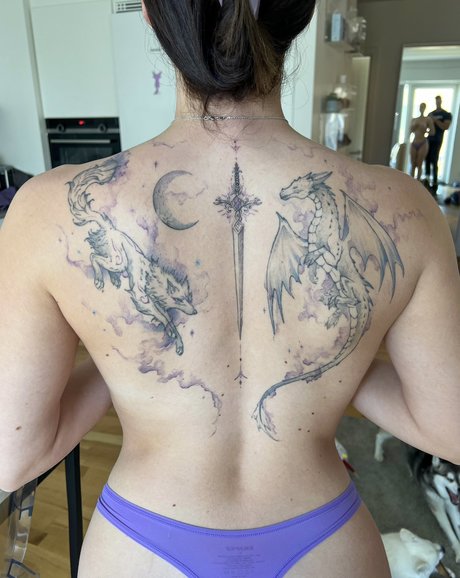 Adeline Frost 完璧なモデル アーカイブ