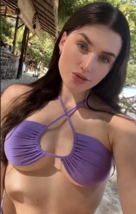 Adeline Frost 素敵なモデル 写真