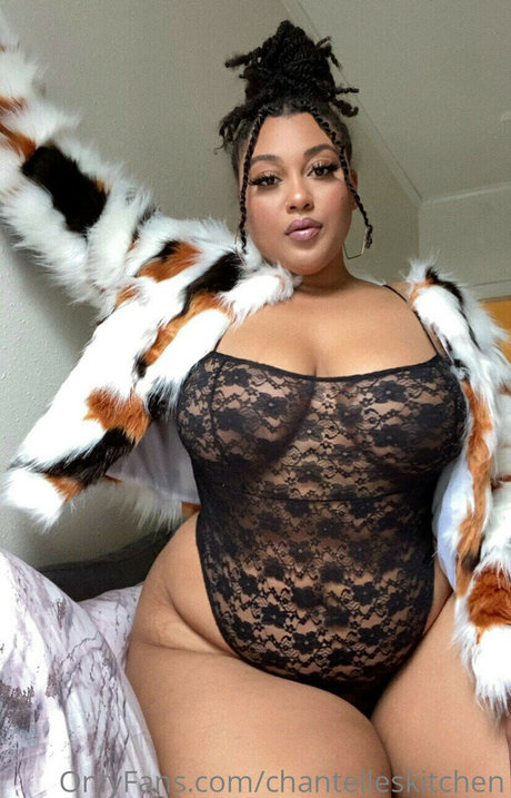 Chantelles Kitchen セックスモデル 写真
