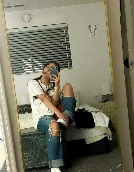 ビンボオンリーファンズ セクシーヌード 写真