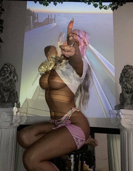 Sydney Fuller Marr セックスポルノスター 写真