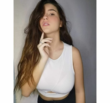 Eva Batista 裸のスター 写真