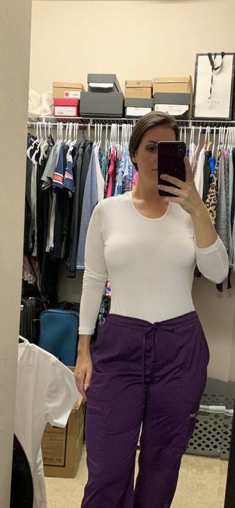 ドイツのアマチュアOnlyFans ヌード 画像